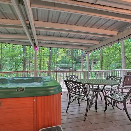 A-Frame Gatlinburg Cabin With Deck And Private Hot Tub Exterior photo