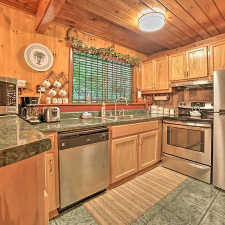 A-Frame Gatlinburg Cabin With Deck And Private Hot Tub Exterior photo