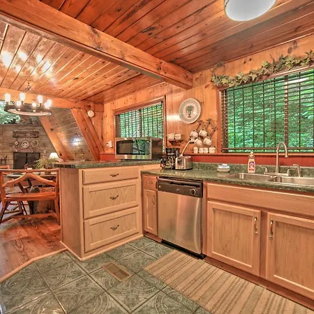 A-Frame Gatlinburg Cabin With Deck And Private Hot Tub Exterior photo