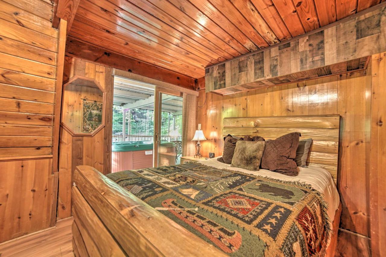A-frame With Deck And Private Hot Tub Casa vacanze Gatlinburg