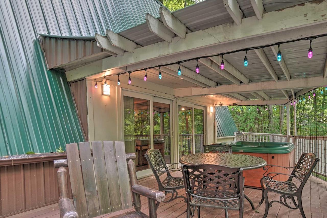 A-frame With Deck And Private Hot Tub Holiday home Gatlinburg
